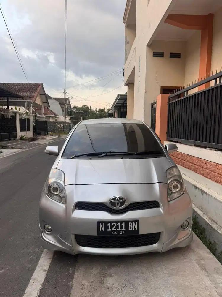 dijual yaris 2012