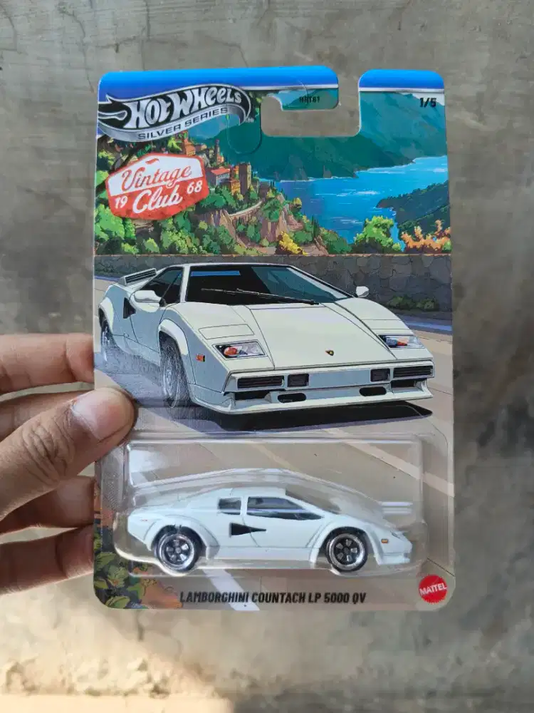 Hotwheels 1/64 Vintage club 1968 Lamborghini Countach Putih