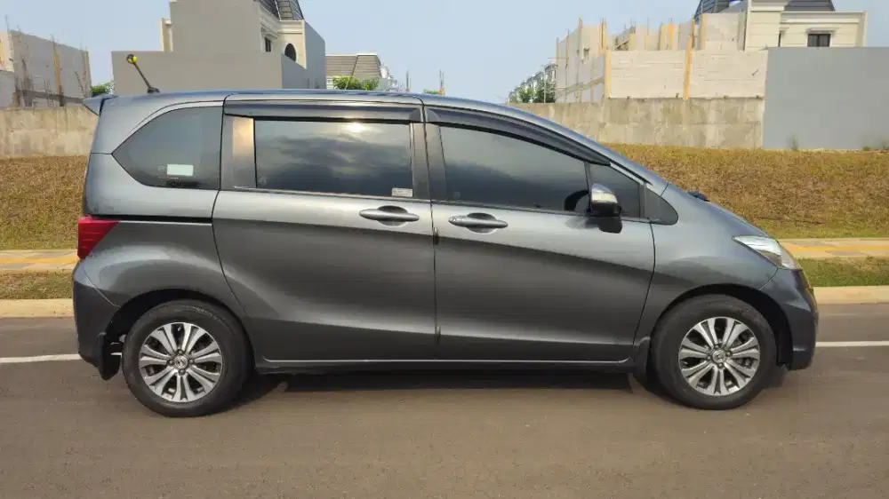 Freed 2013 - mobil cakep buat emak2 banyak BONUS