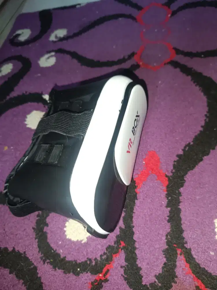 VR box, masukkan handphone di vr