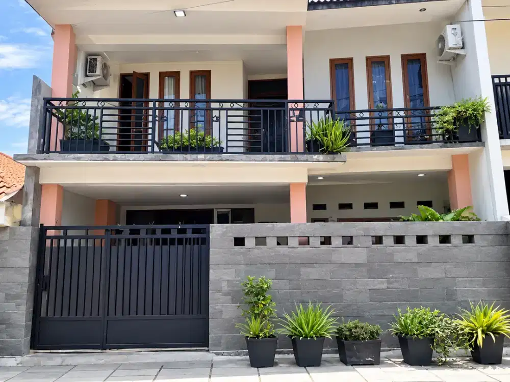 Rumah 2,5 Lantai Bebas Banjir di Kebon Jeruk – LT 111m², SHM