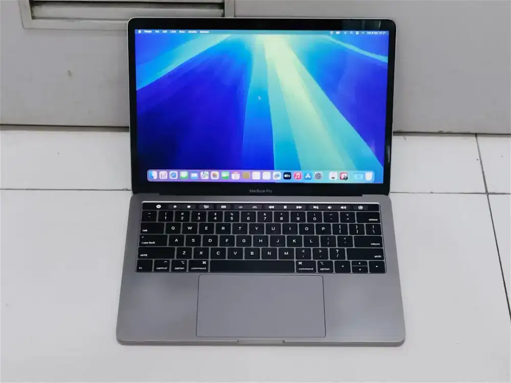 MACBOOK PRO TOUCHBAR RETINA 2018  I7 RAM 16 SSD 1TERA