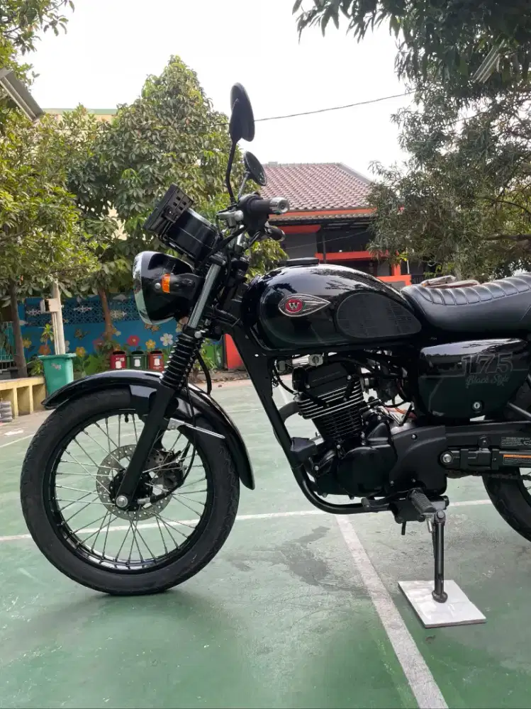 W175 SE 2022 km 6rb