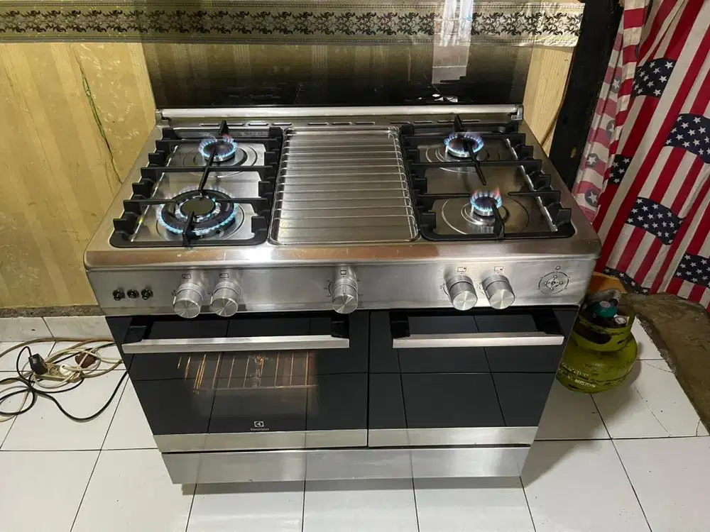 Kompor oven electrolux (freestanding)