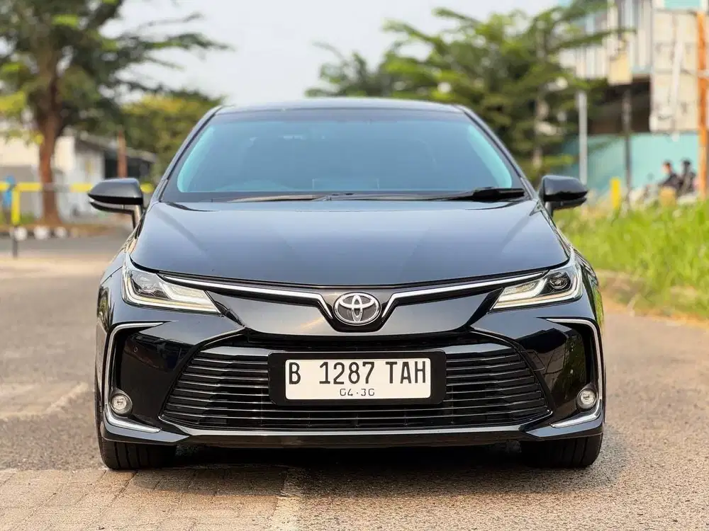 TOYOTA COROLLA ALTIS 1.8 V AT 2020