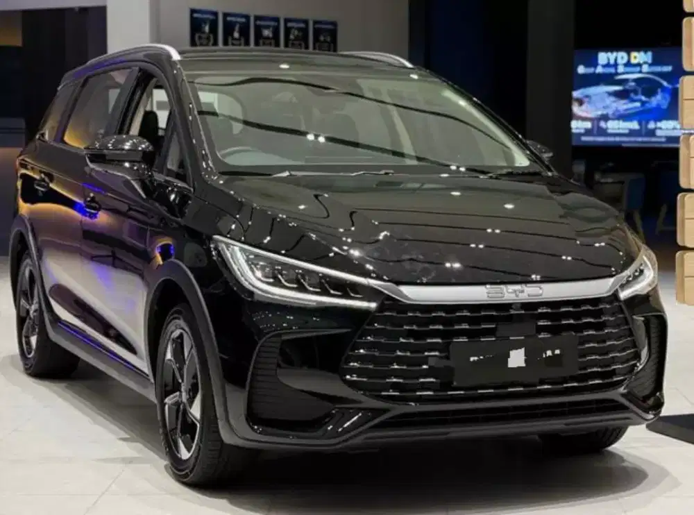 BYD M6 2025 Listrik