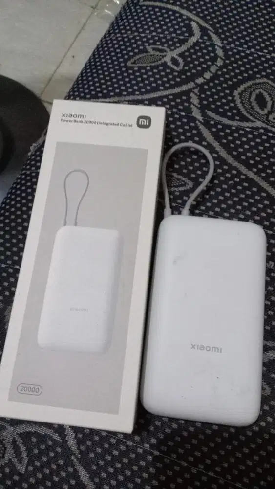 Xiaomi Power Bank 20000mAh (Integrated Cable)