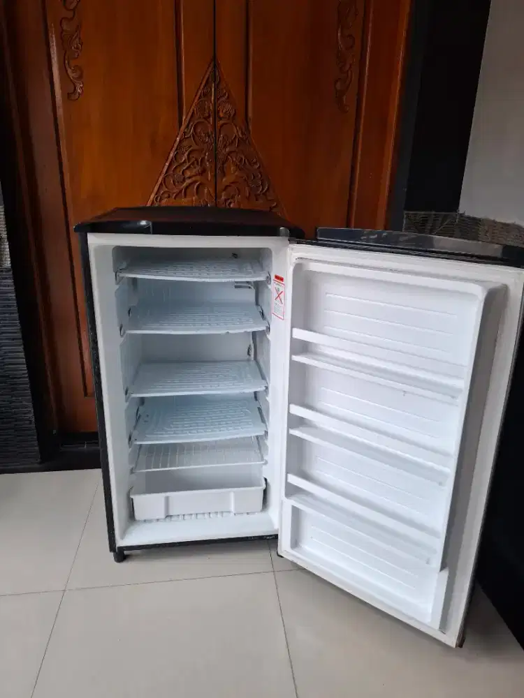 FREEZER FRIZER FRISER HITAM AQUA AQF S4 4 RAK UNTUK ASI ATAU ES BATU
