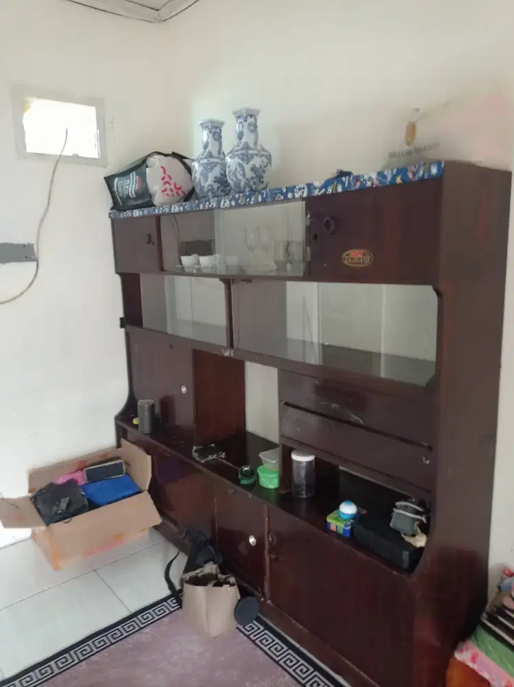 DIJUAL - Lemari Pajangan Jati Tua Jumbo Panjang 2 Meter x Tinggi 1,5 M
