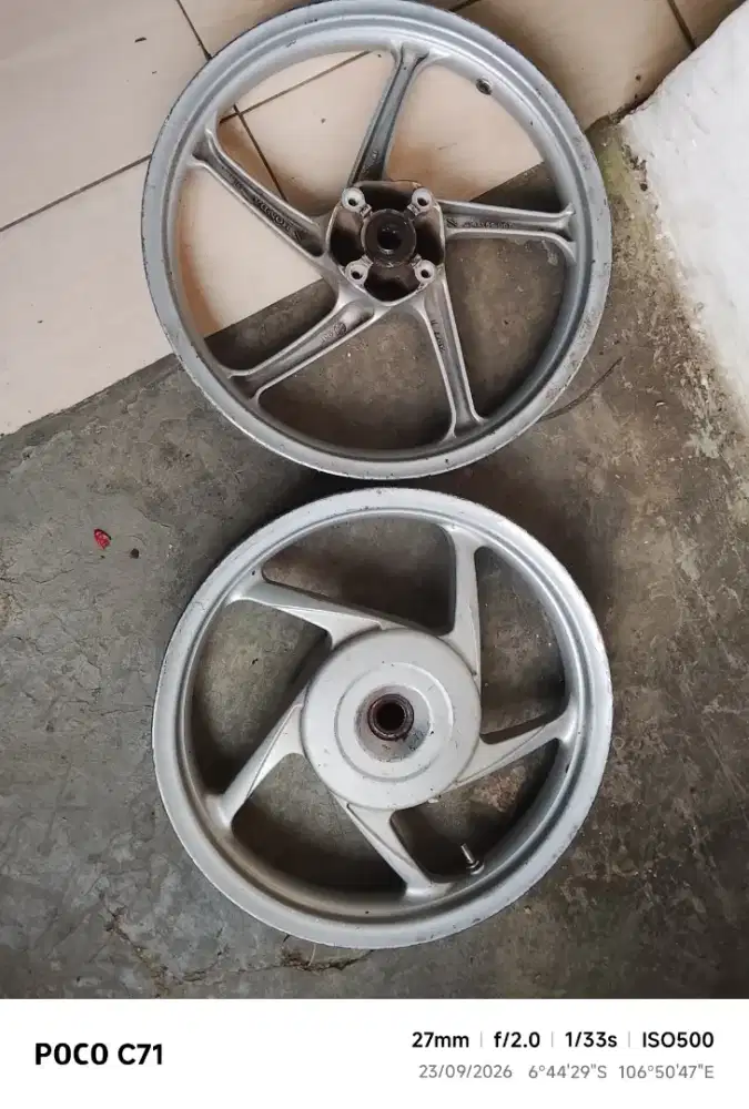 Velg Vario lama karbu