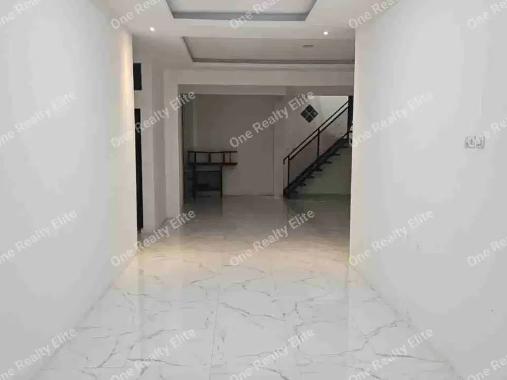 Rumah Baru Siap Huni di Taman Kopo Katapang