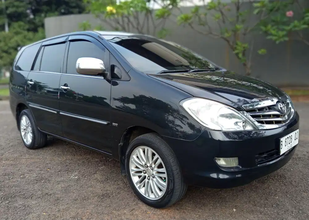 Toyota Kijang Innova 2.0 G Automatic Bensin 2005 UP 010 Hitam Istimewa