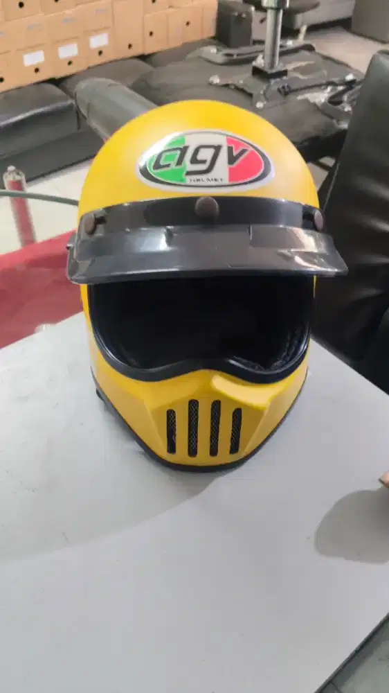 Helm cakil retro