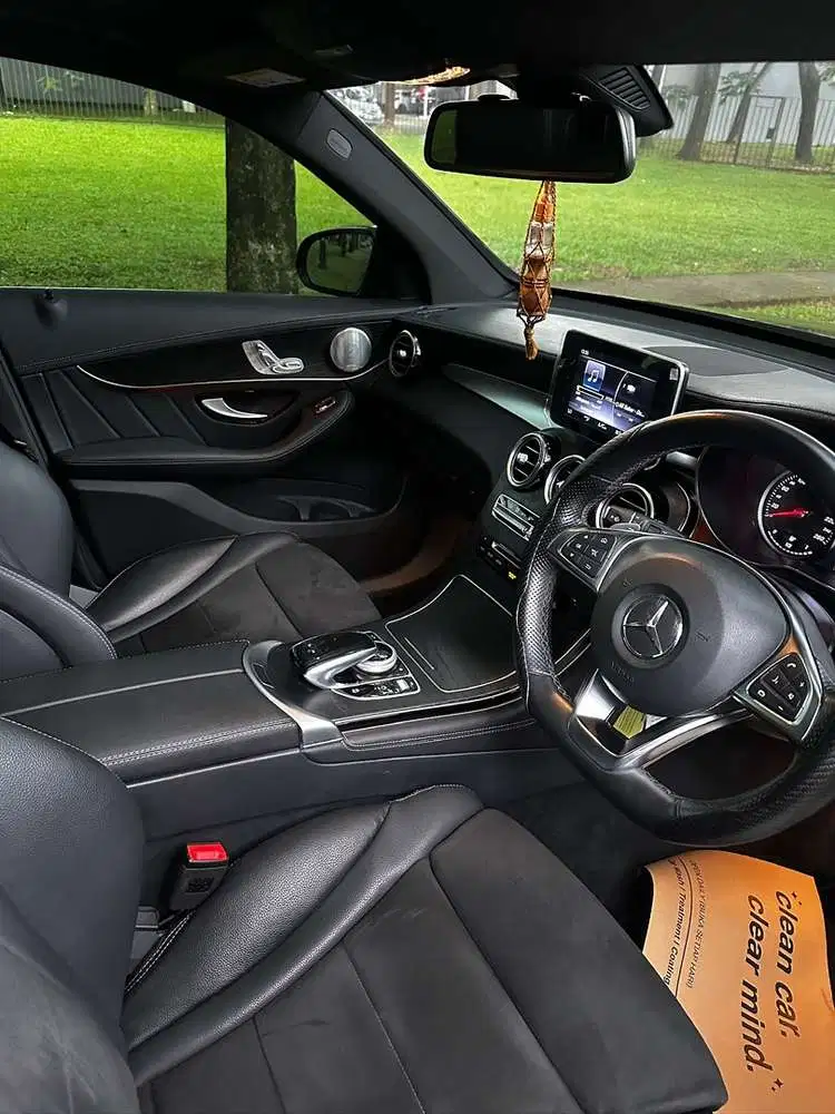 Mercedes-Benz GLC200 2018 Bensin