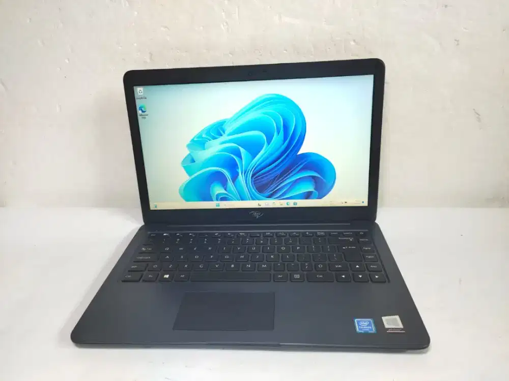B902 Laptop itel Able 1 n3350 Ram 4GB ssd 128GB mulus banget