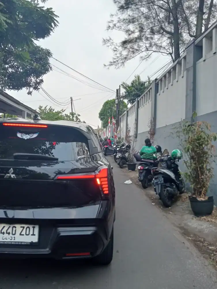 Melayani antar jemput untuk sekolah dan kerja