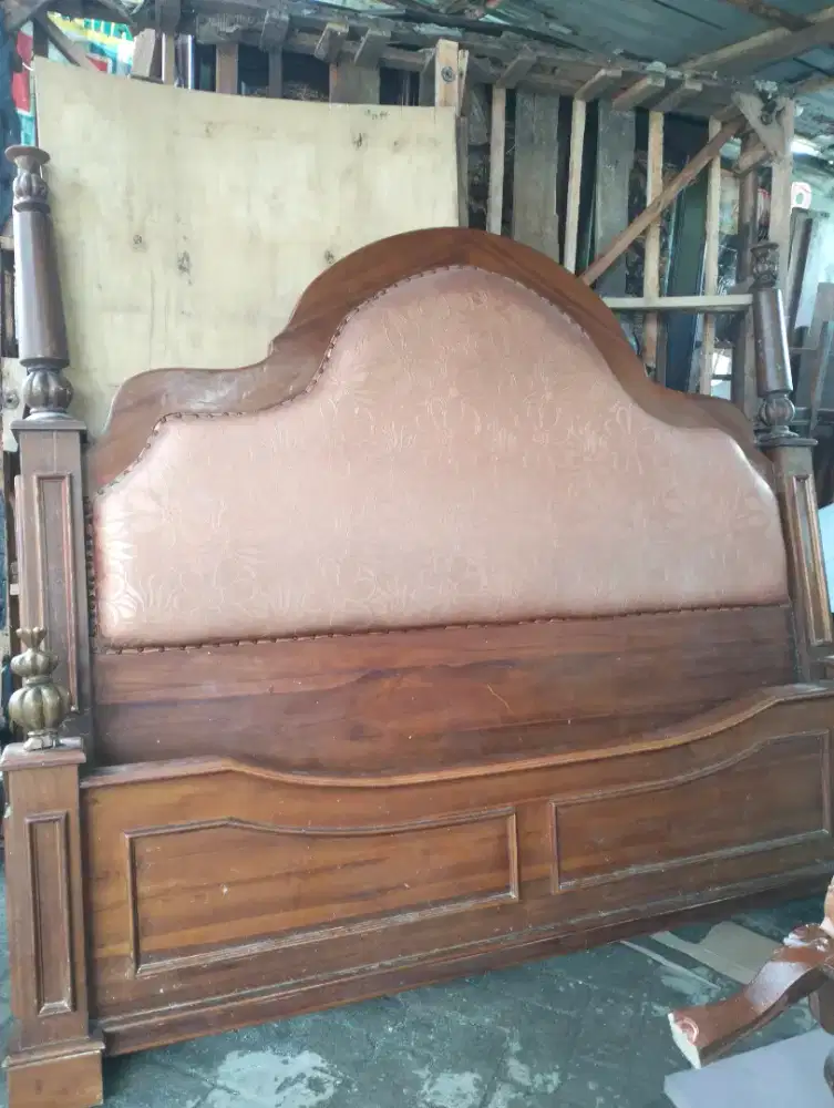 tempat tidur jati Jepara asli jumbo , tinggi kepala 160cm