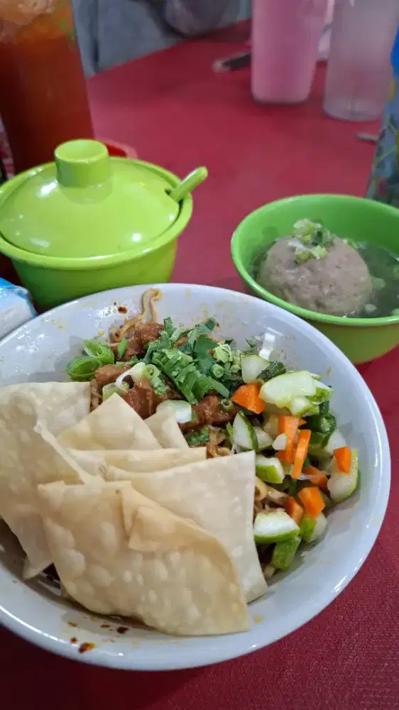 Cari kariwan bakso dan mie ayam