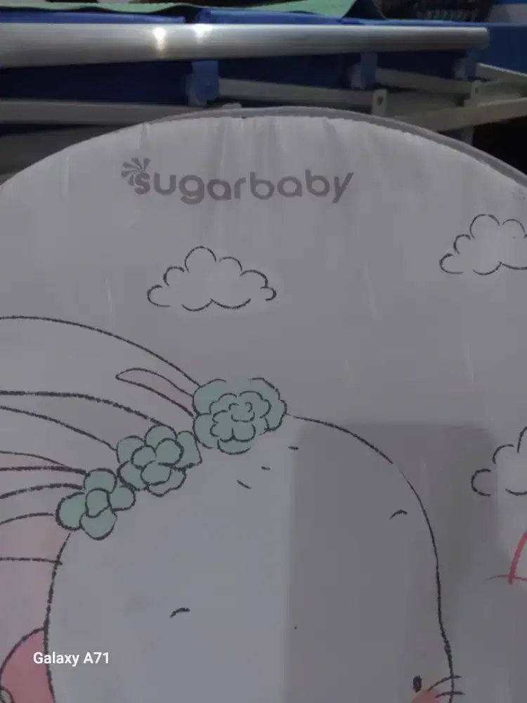 Tempat duduk dan tidur goyang untuk bayi