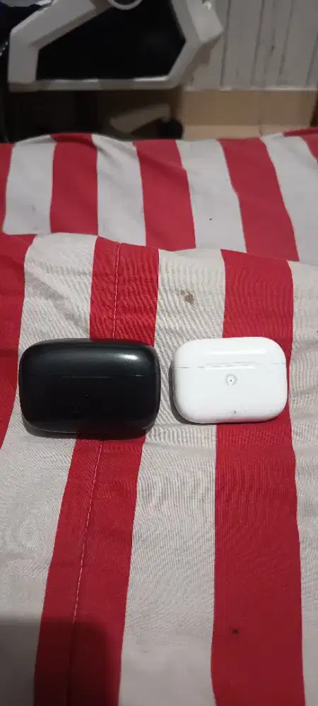 WTS JBL LIVE 300 TWS & THE PODS 2ND PRO