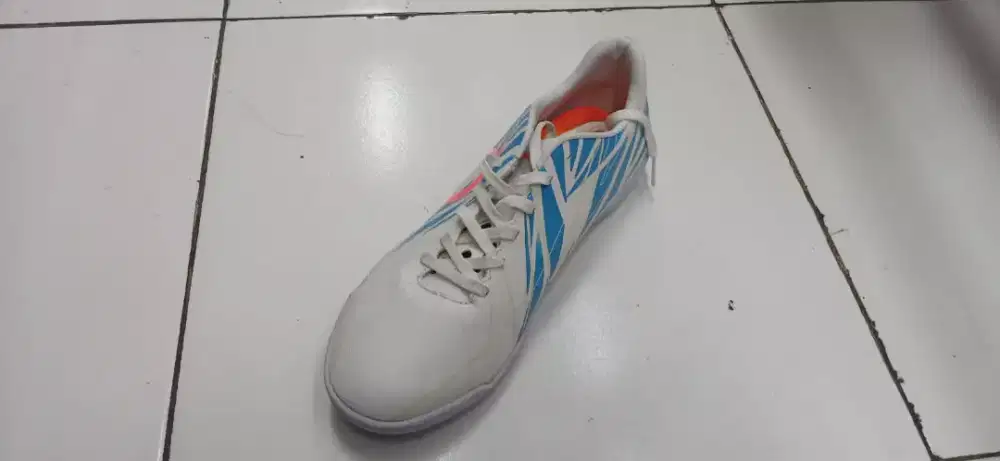 Sepatu futsal ortus