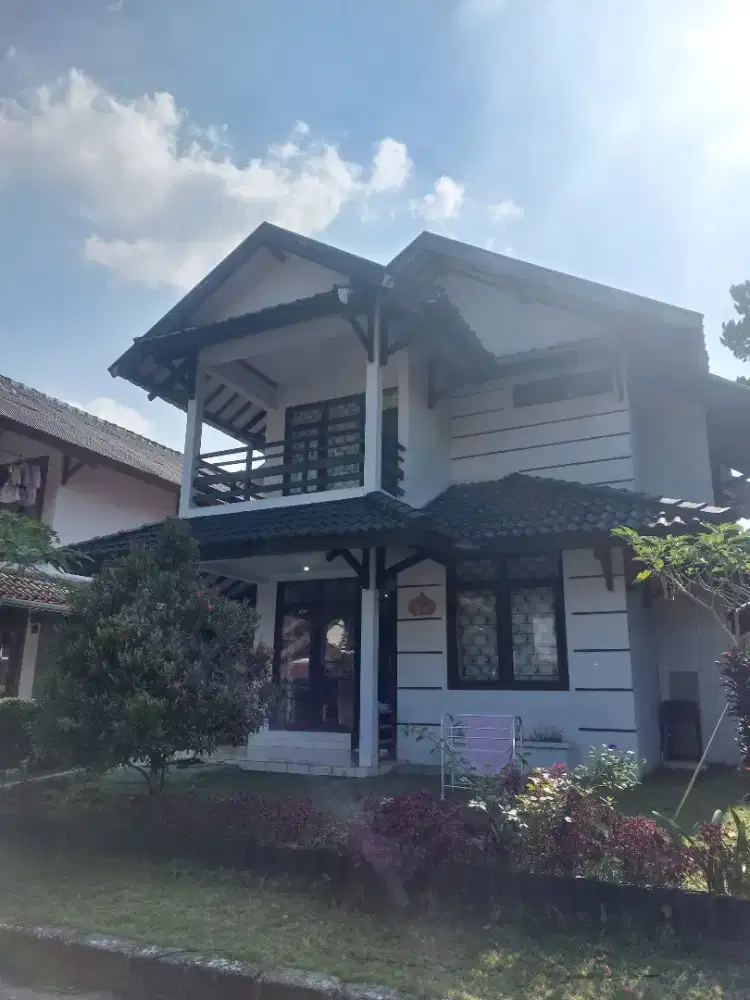 DIJUAL CEPAT VILLA 2 Lantai, SHM, View Bukit
