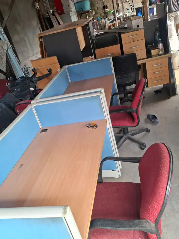 Meja & Kursi Kantor