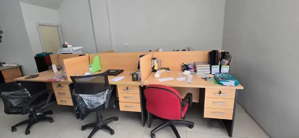 Meja & Kursi Kantor