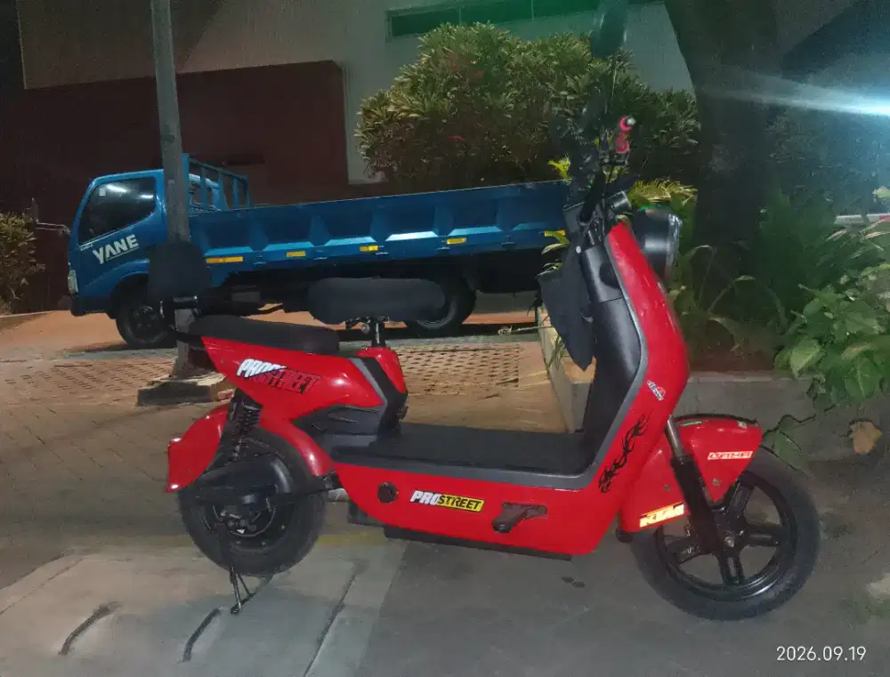 Sepeda listrik prostreet