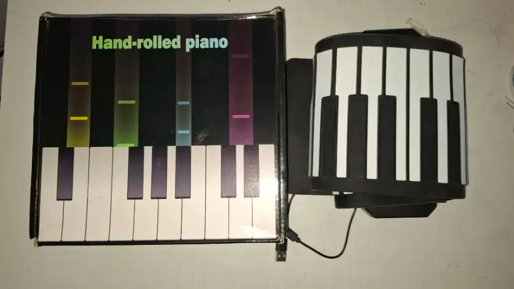 Hand Rolled Piano Tuts