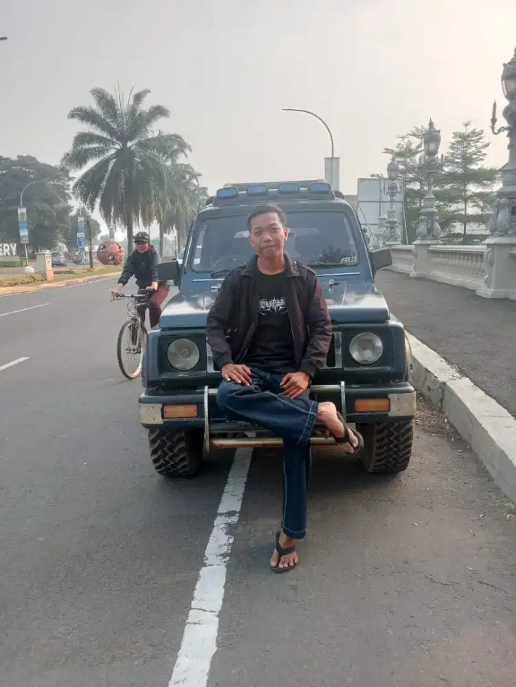 Mencari lowongan supir