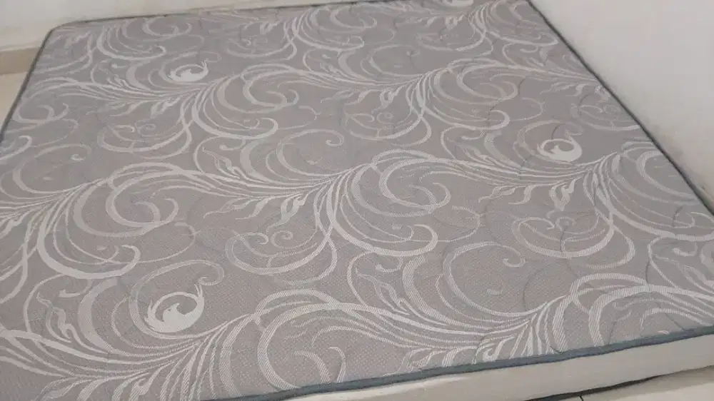 Jual springbed bekas merk The Erland 200x180x20cm