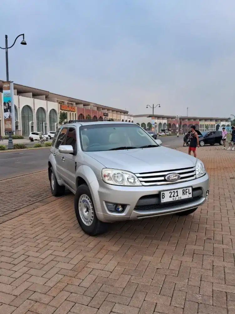 Ford Escape 2.3 XLT 2009 Mint Condition