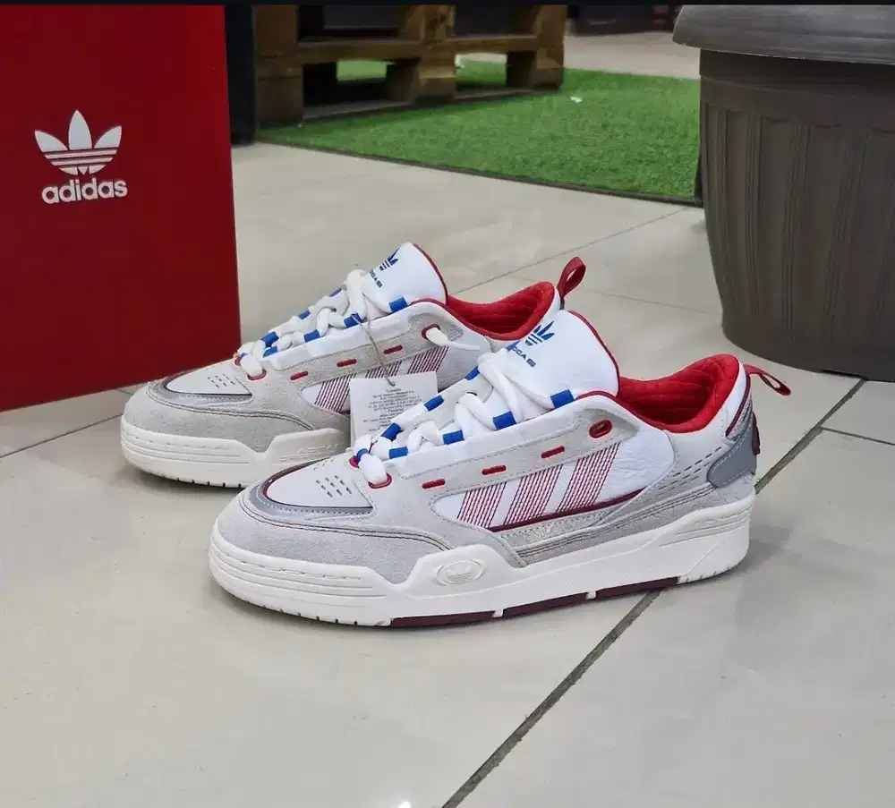 ADIDAS ADI2000 - Uk44 - Masih Baru