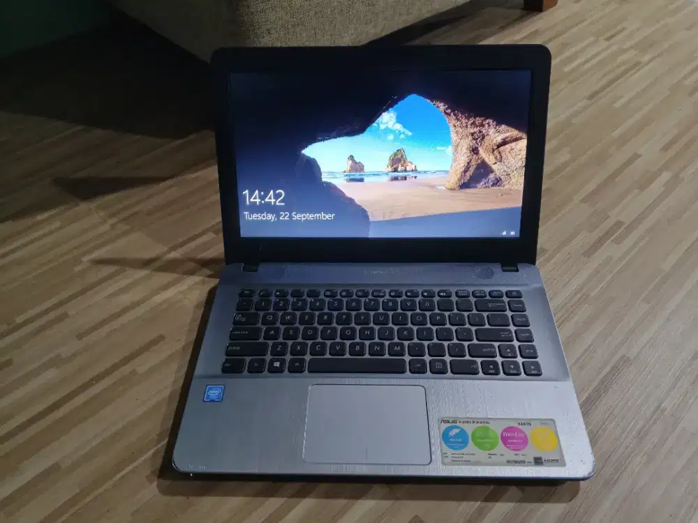 Laptop Asus X441N -2GB -HDD 500 GB -BATRE NORMAL