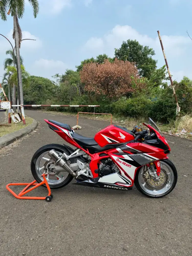 Dijual Honda CBR250 2017 red racing
