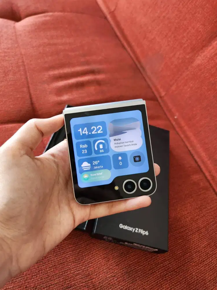Samsung Galaxy Z Flip 6 12/512gb sein mulus