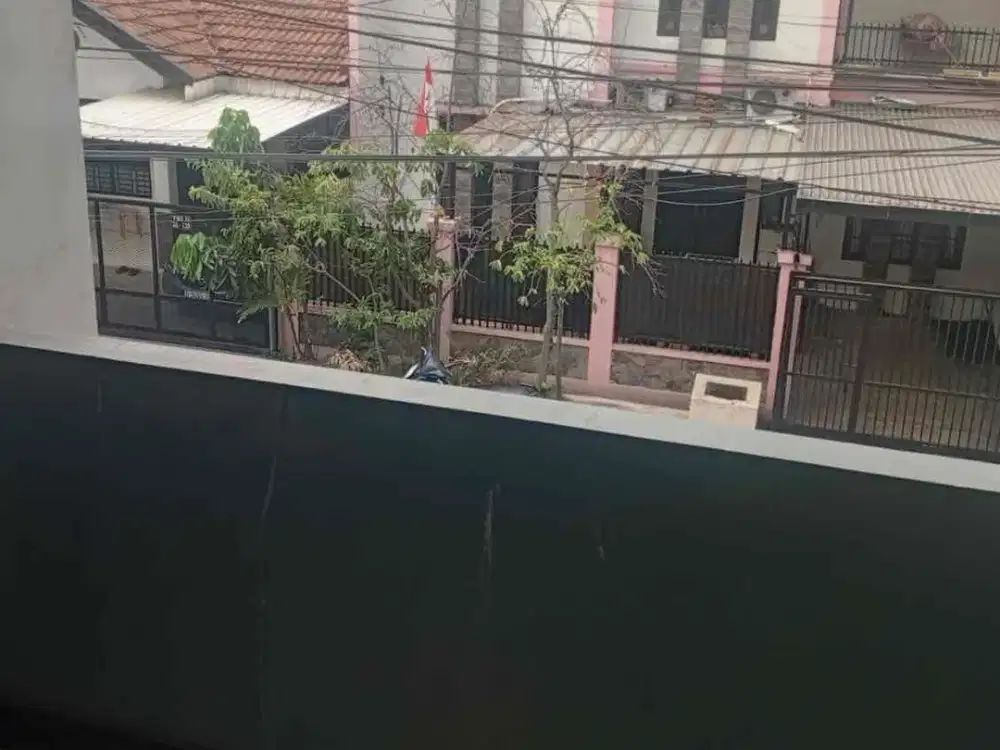sewa rumah 2 lantai taman kopo indah 2
