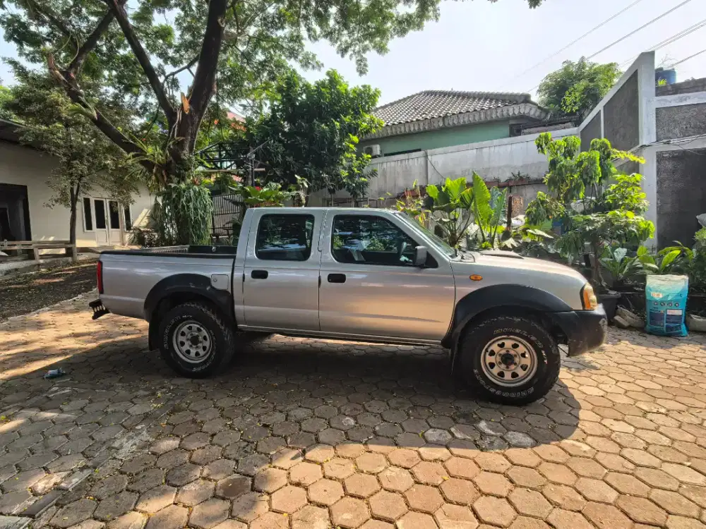 Navara Frontier NP300 Double Cabin 4x4
