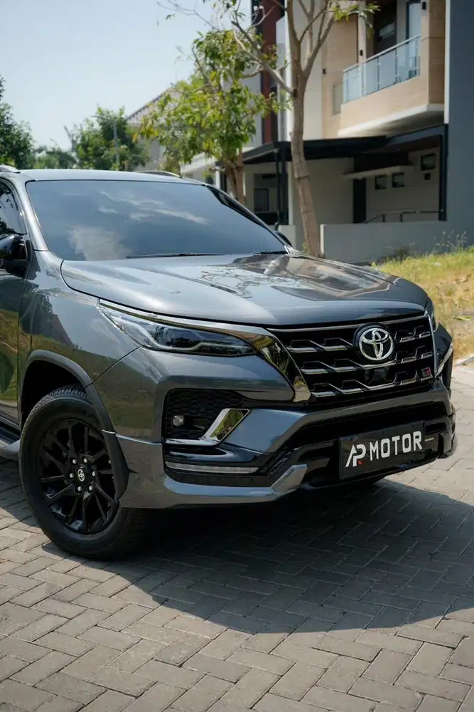 New Fortuner VRZ GR 2.8 Grey Nik 2023 ( Very Low KM )
