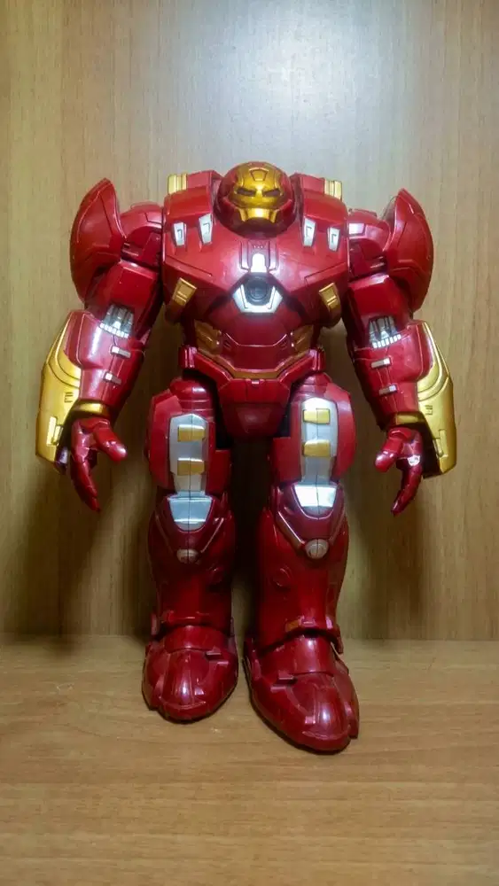 Mainan Hulk Buster Iron Man Robot