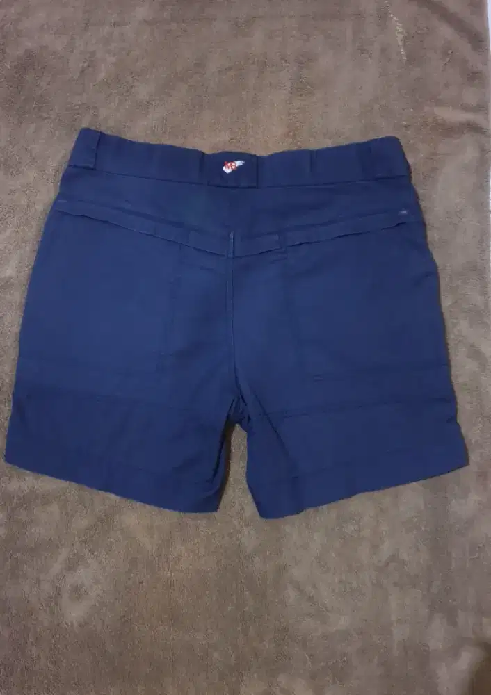 Celana pendek uniqlo