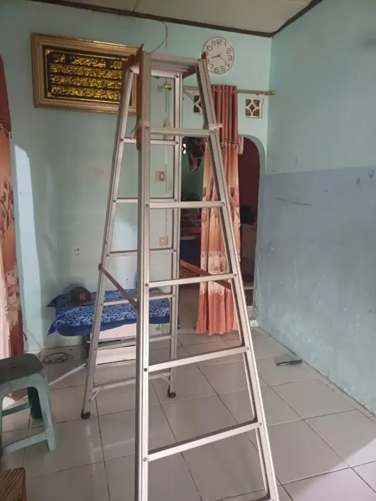 tangga dijual tidak terpakai
