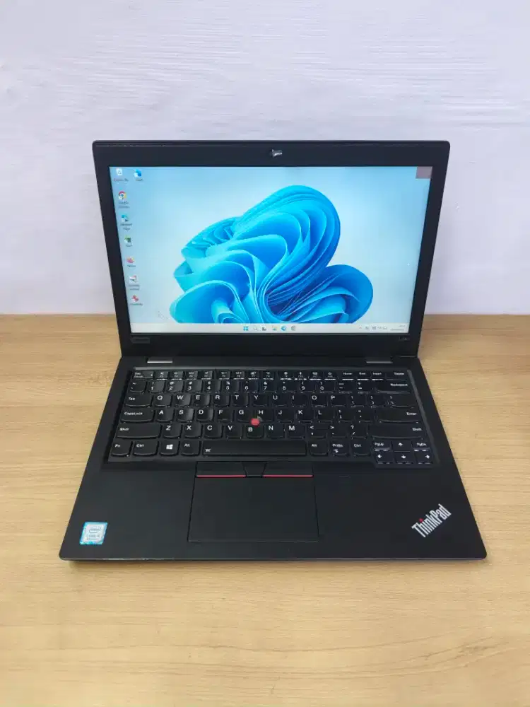 Lenovo thinkpad L390 Core i5 8350U Ram 8GB SSD 256GB backlite