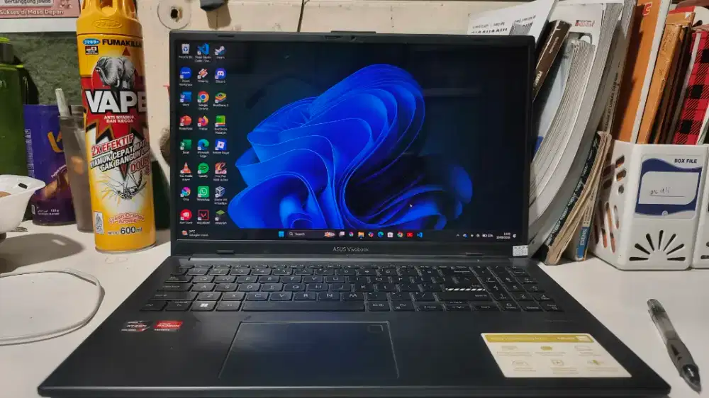 L. Asus vivobook Go 15 ,R5 16gb 512gb oled-kondisi normal
