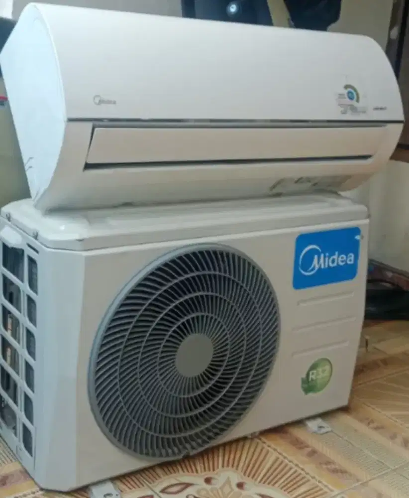 Jual ac midea 1/2 pk..R 32 . Lowat 1/2 pk360 wat 95% ori semu