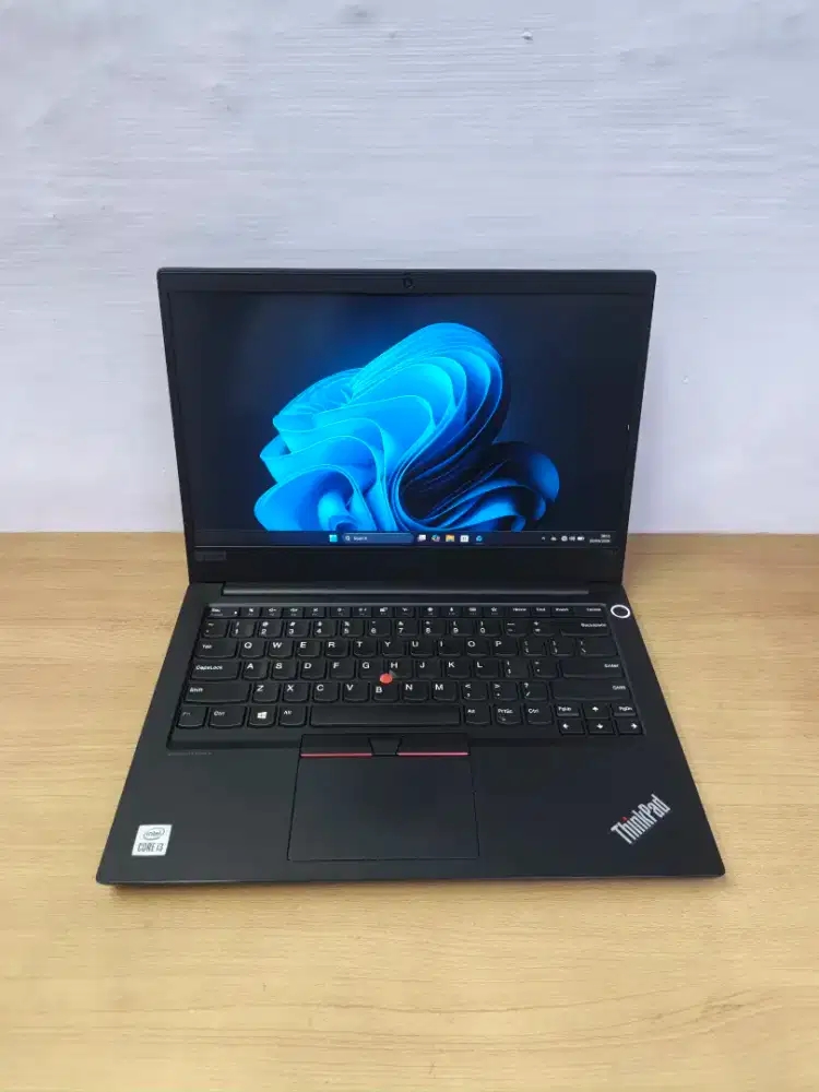 Lenovo thinkpad E14 Core i3 10110U gen 10 4GB 128GB SSD HDD 320GB
