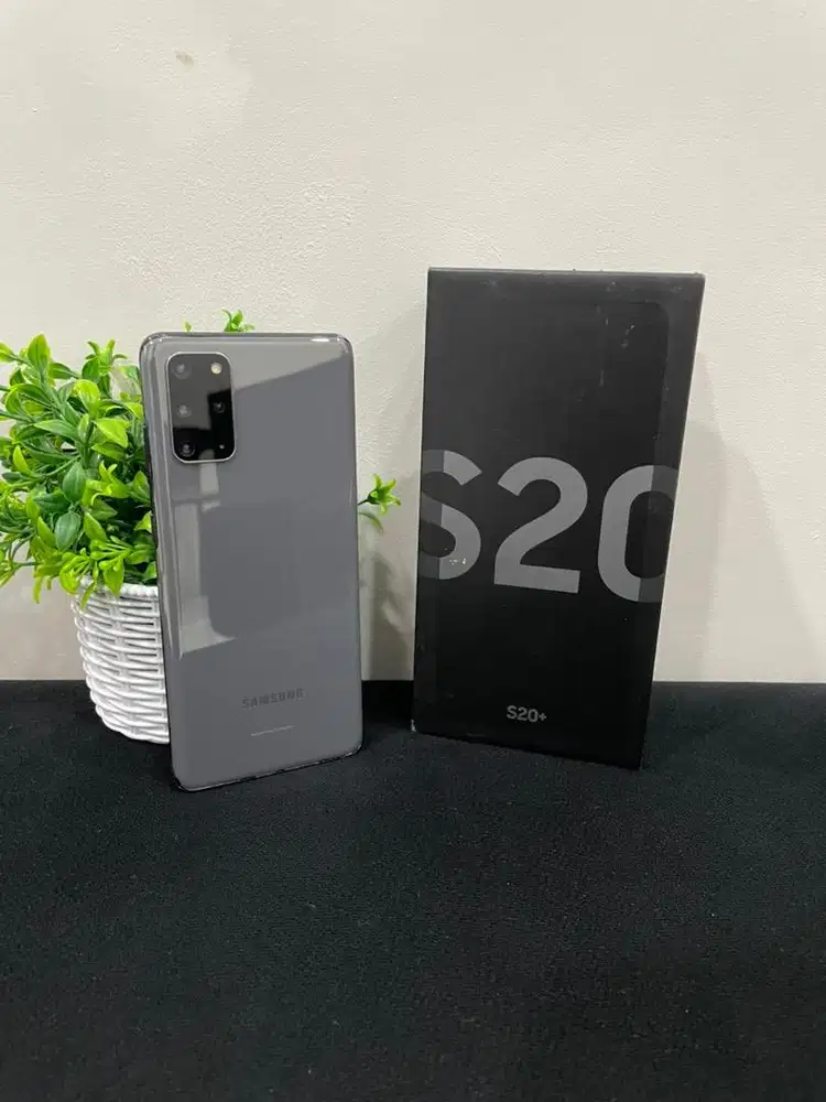 Samsung S20 Plus 8/128 Cosmic Gray SEIN mulus Fullset Sinyal Permanent