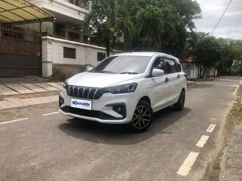 DP 9, JT Suzuki Ertiga 1.5 GX Bensin-AT Putih 2021