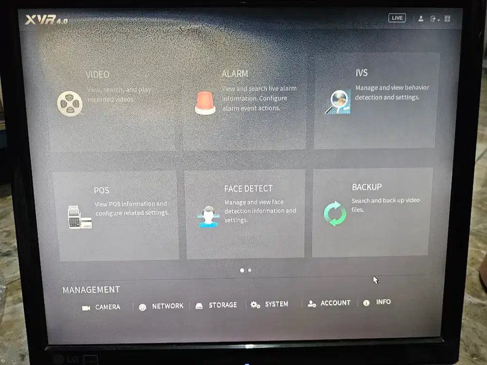 Jual Monitor merk LG sesuai gambar layar minus putih jual murah aja.